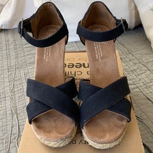 Toms strappy wedge black canvas sandal
